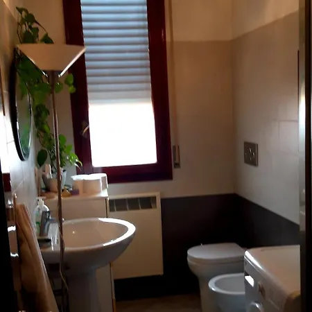 Camera Luminosa Ed Elegante Πανσιόν Μπολόνια