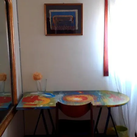 Camera Luminosa Ed Elegante Πανσιόν